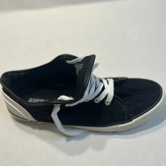 Justfab All Chill Canvas Black and White Sneakers. Good condition almost new. - Picture 8 of 11